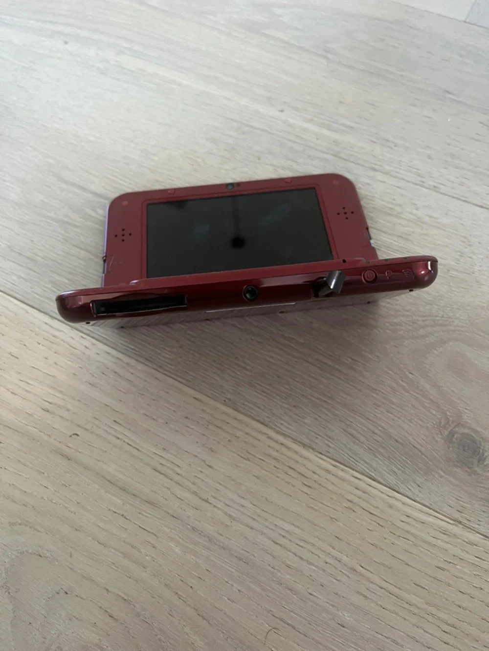 Nintendo 3DS XL Handheld Console - Crimson Red